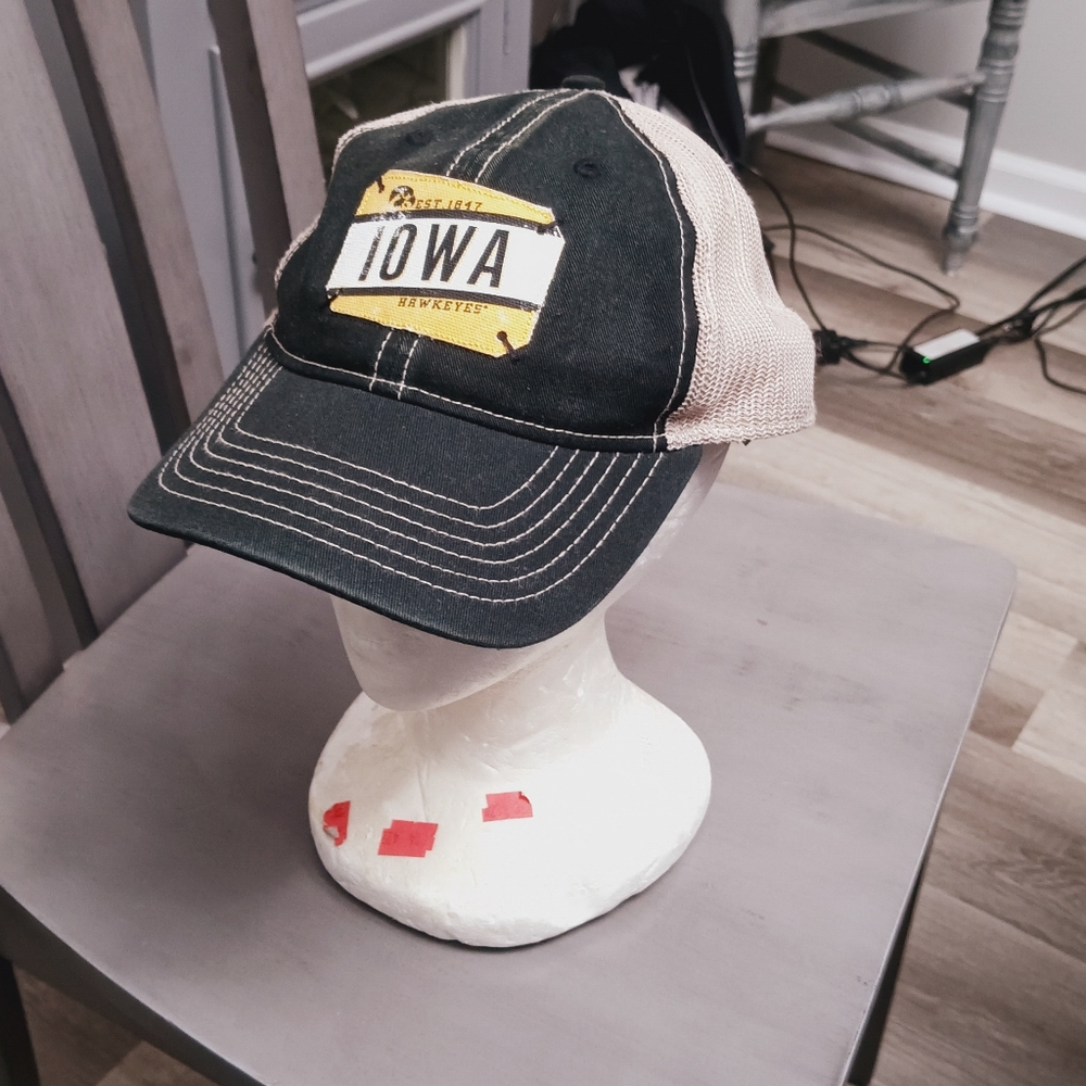 Head Black and Tan Cap